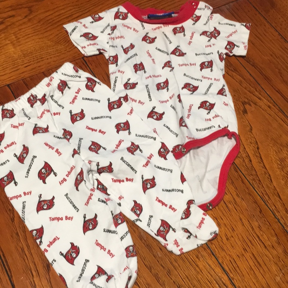 NFL Buccaneers matching set